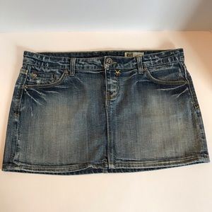 Kut from the Kloth Distressed Denim Skirt Size 29